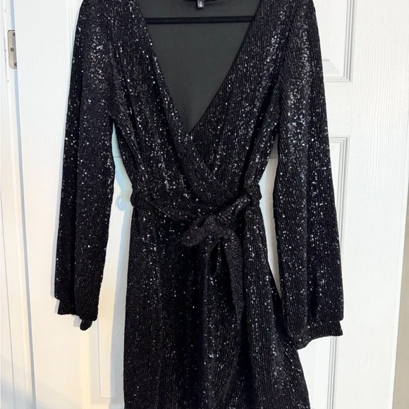 chinese dress ladies DYNAMITE Floral Dress (S)  Bella Women's Consignment Boutique